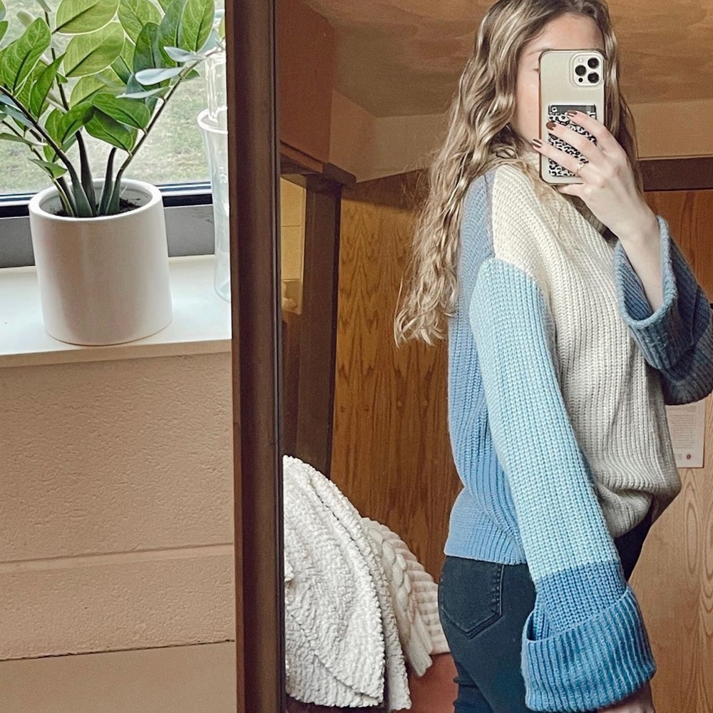 Color Block Sweater Size Small - Picture 2 of 2
